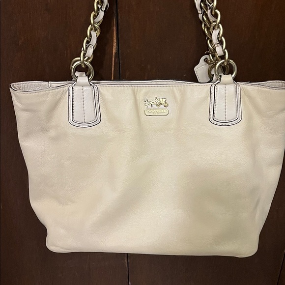 Coach Ivory Leather Shoulder Bag With hang tag, Fair condition - Picture 12 of 14